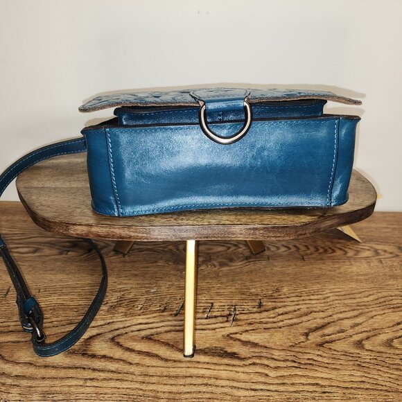 NWT-llina Flap Crossbody Bag in Coral Blue-Patricia Nash - Picture 2 of 16